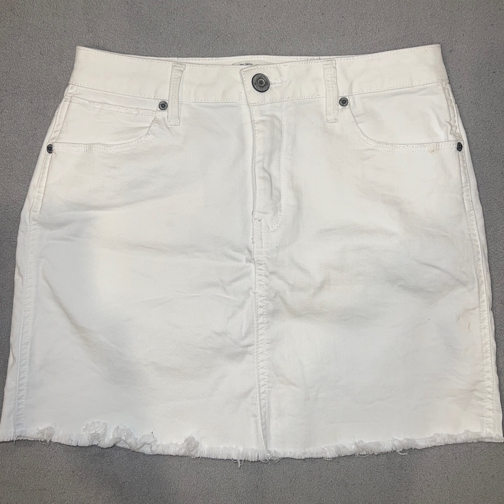 White jean mini skirt women’s size 9